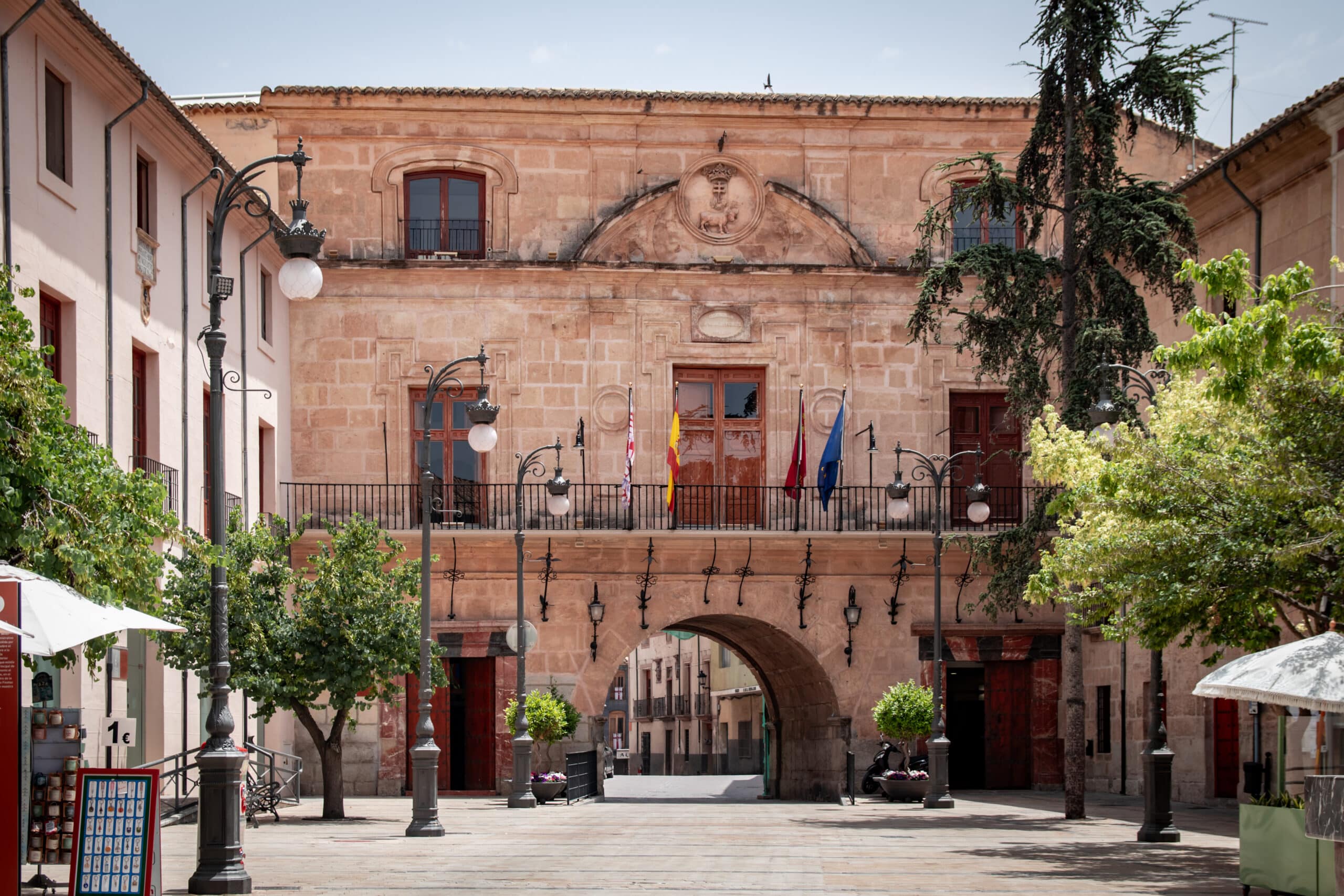 Plaza del Arco und Rathaus - Imagen 1