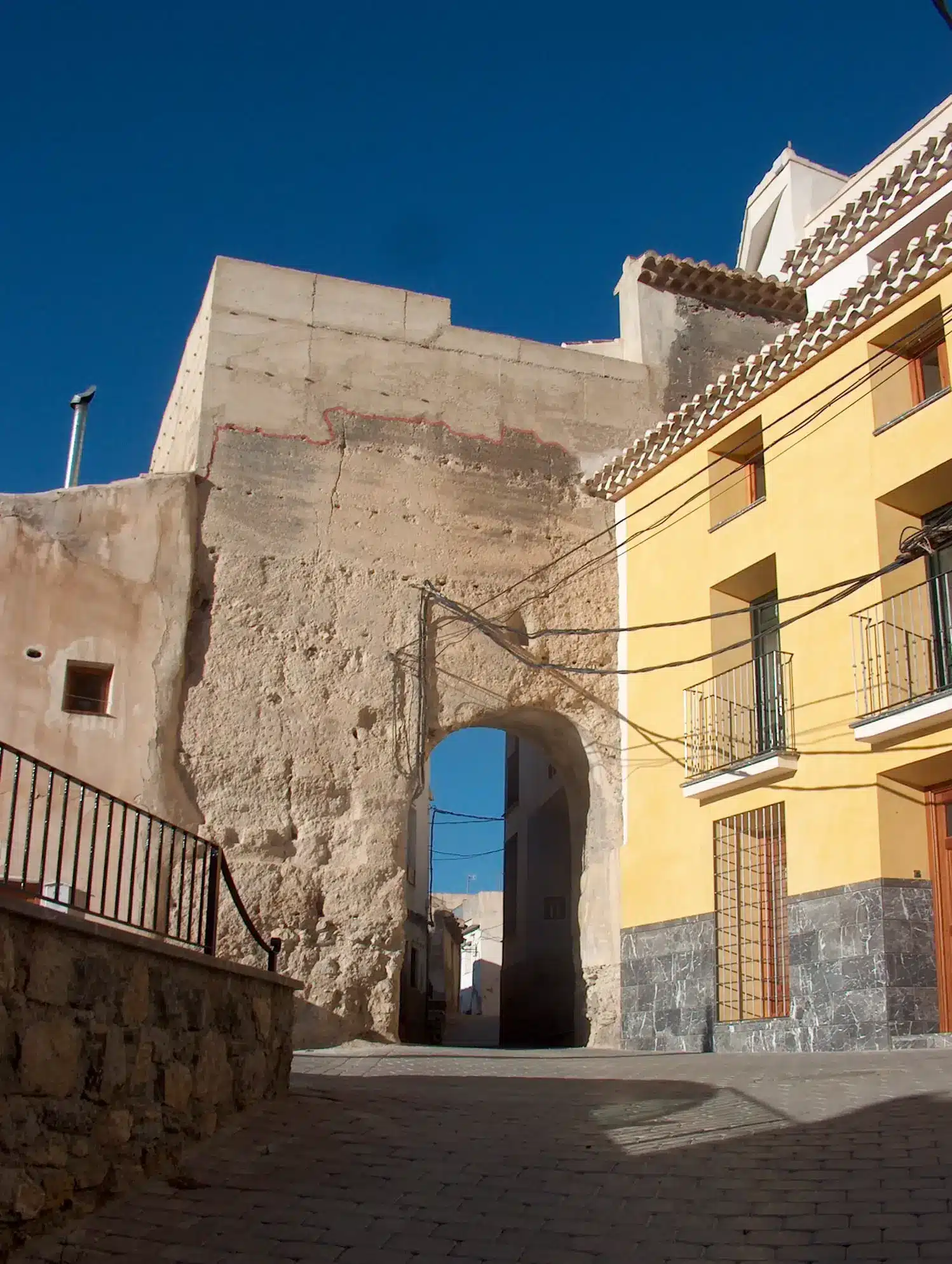 Remains of the Castle and Gate of Caravaca - Imagen 1