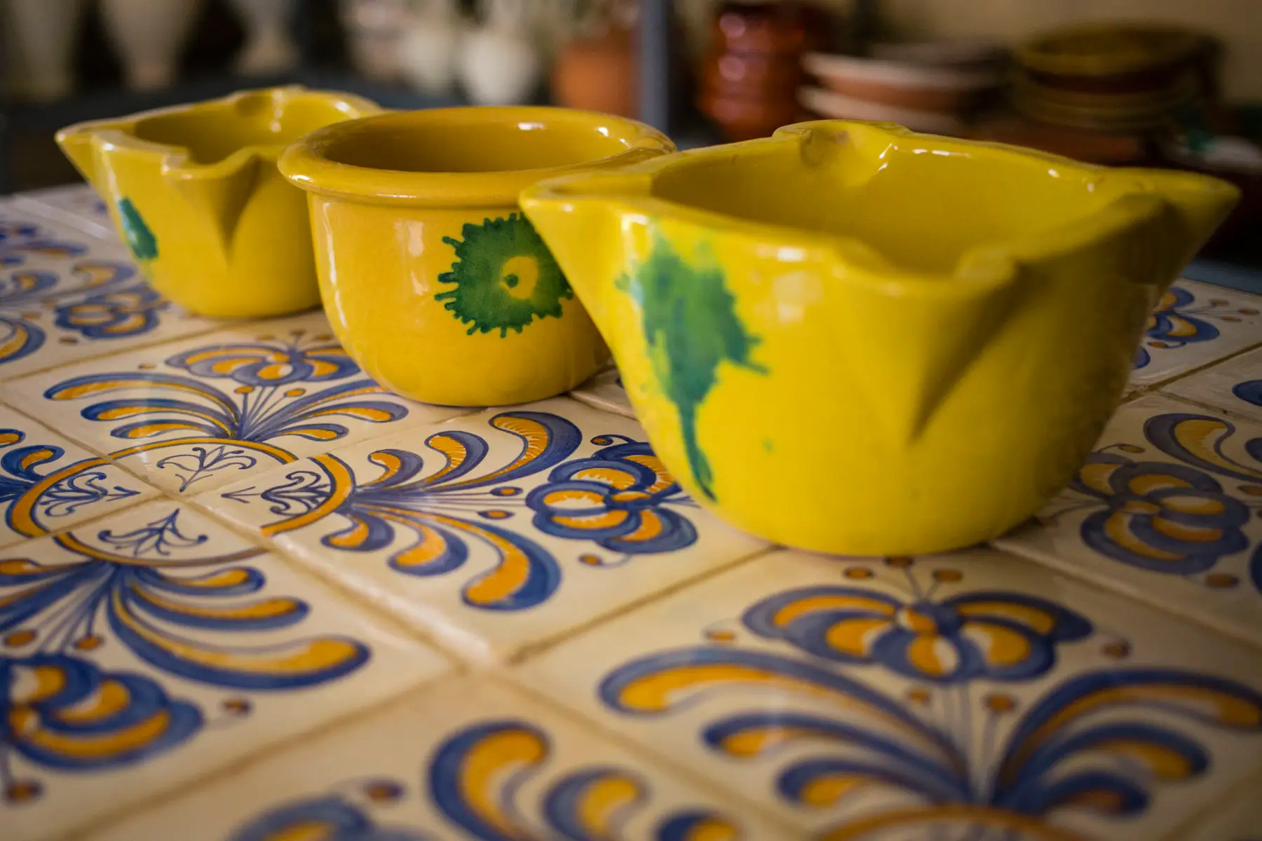 传统手工艺品（陶器和鼓） - Imagen 2