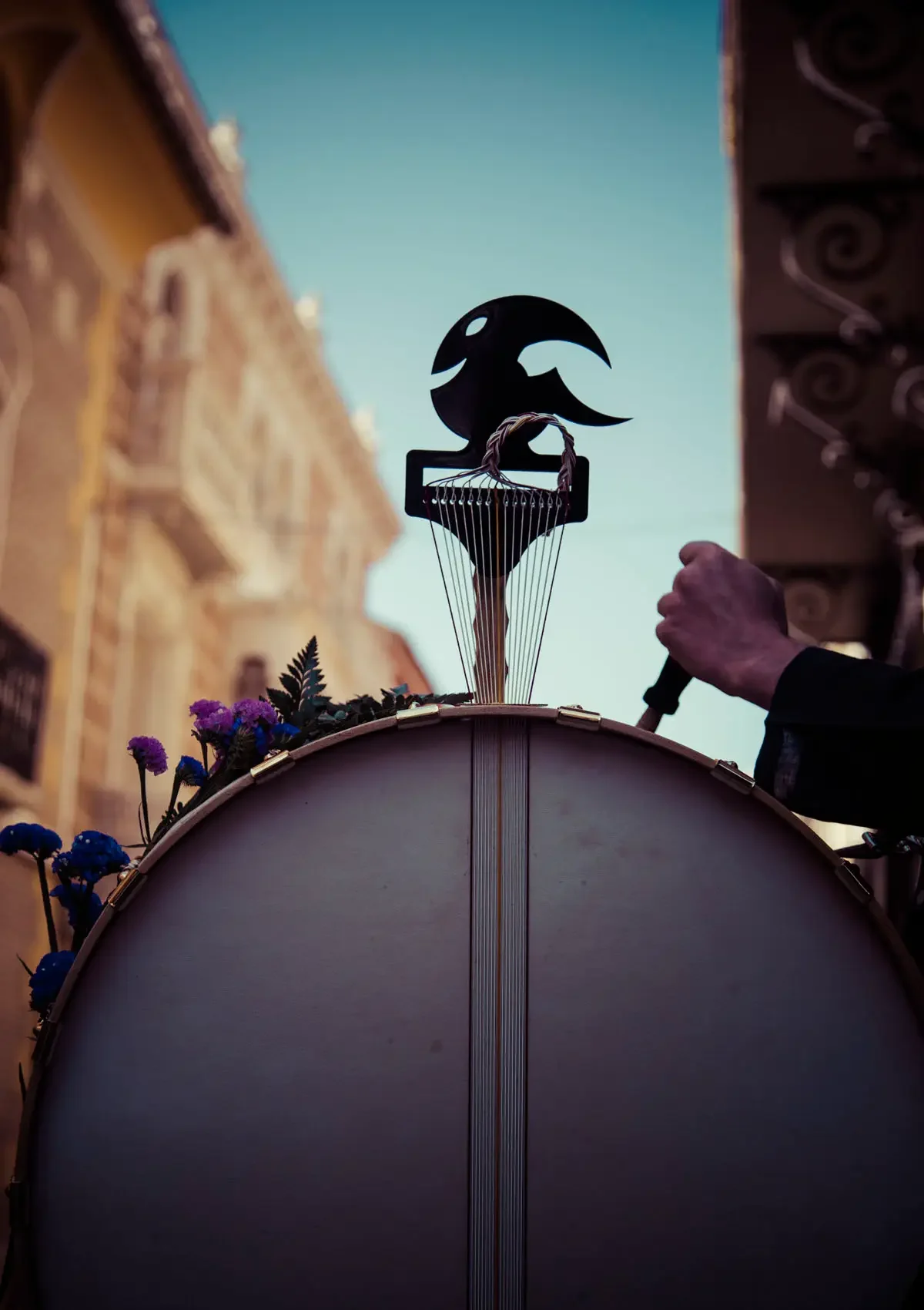 传统手工艺品（陶器和鼓） - Imagen 1